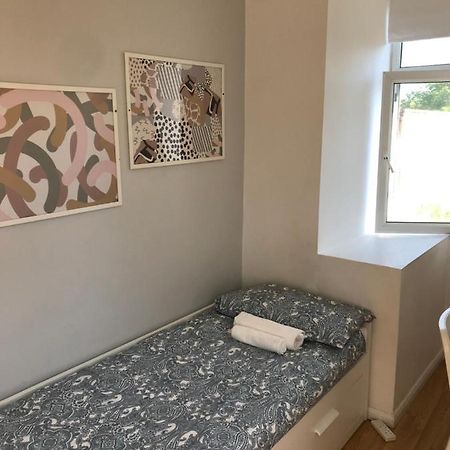 Single Bedrooms With Wifi And Underbed 10 ロンドン エクステリア 写真