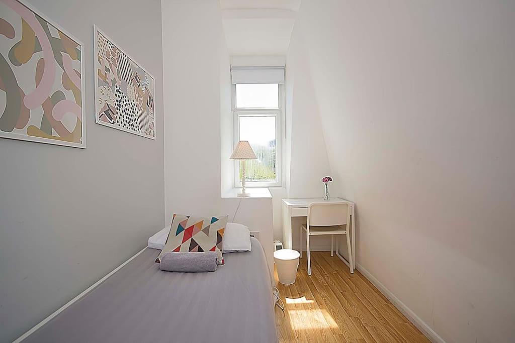 Single Bedrooms With Wifi And Underbed 10 ロンドン エクステリア 写真